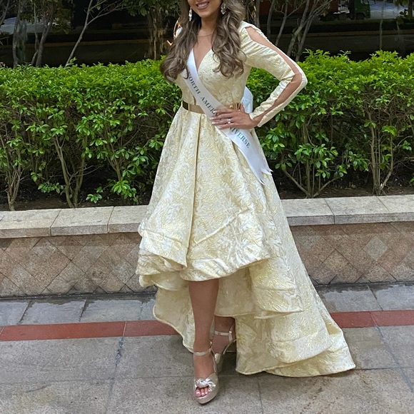 Gorgeous Jessica Angel high low cocktail dress. Perfect for the Holidays! - Picture 2 of 3